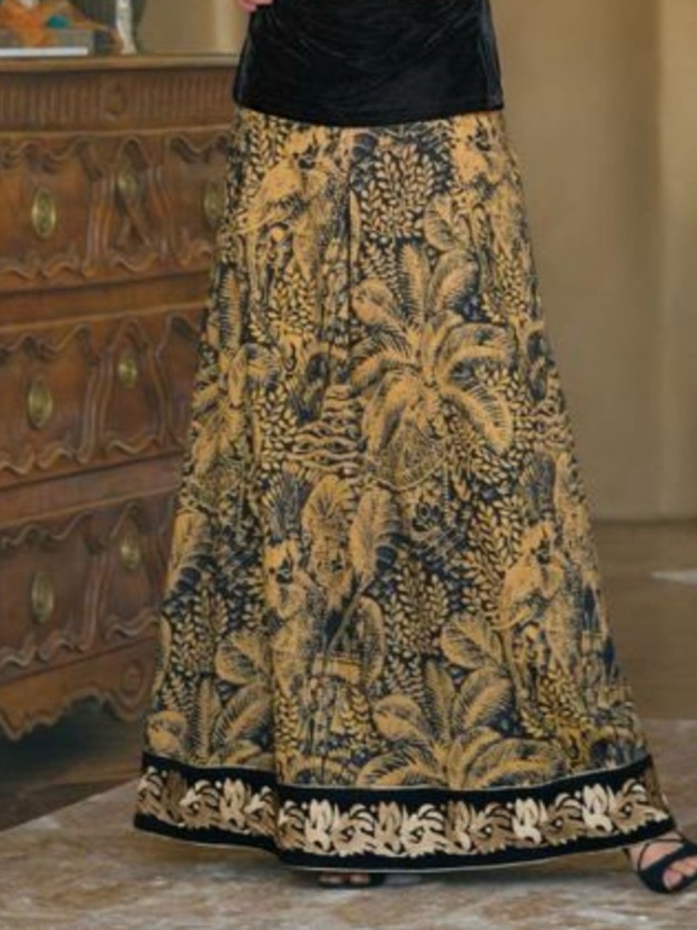 Soft Surroundings lined maxi skirt in a black and gold Jungle Print Size Medium